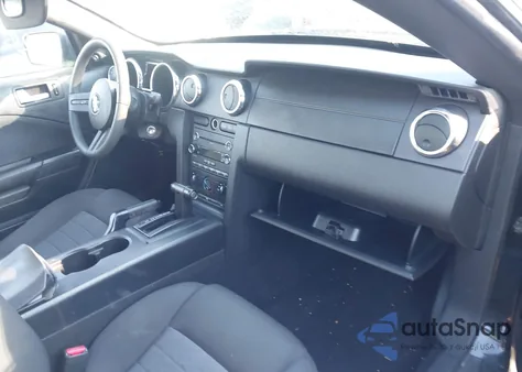 2008 Ford Mustang Gt Deluxe/Gt Premium z USA, uszkodzony, nr VIN 1ZVHT82H785143146